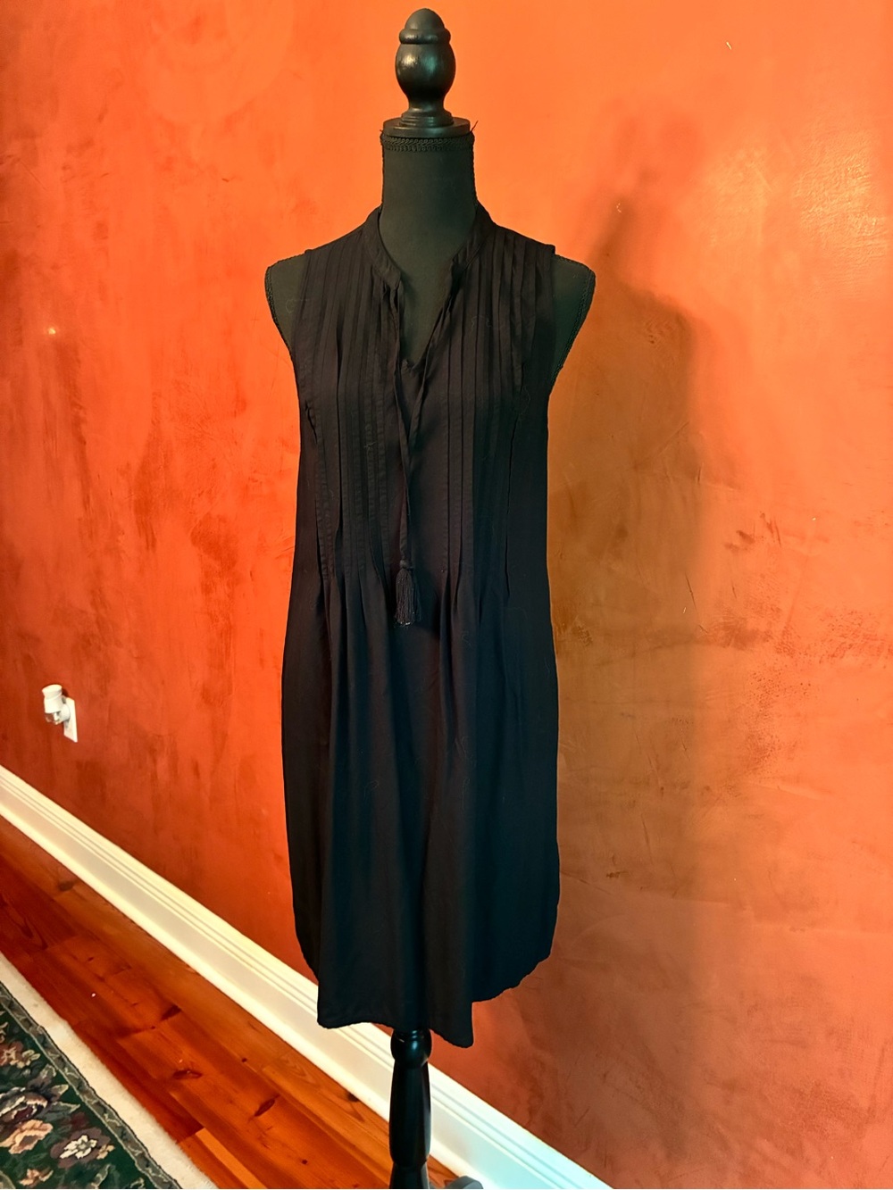 Old Navy Women’s SL Woven BOHO Black Sleeveless Tunic with Pin tuck Neck, Size M - Picture 12 of 12